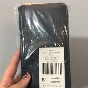 Vegan Leather Wristlet (Navy)